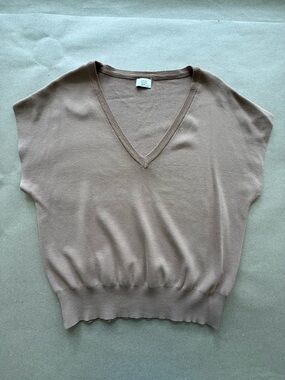 Common Threads — NWOT V-Neck Cap Sleeve Sweater — Size SP/MP